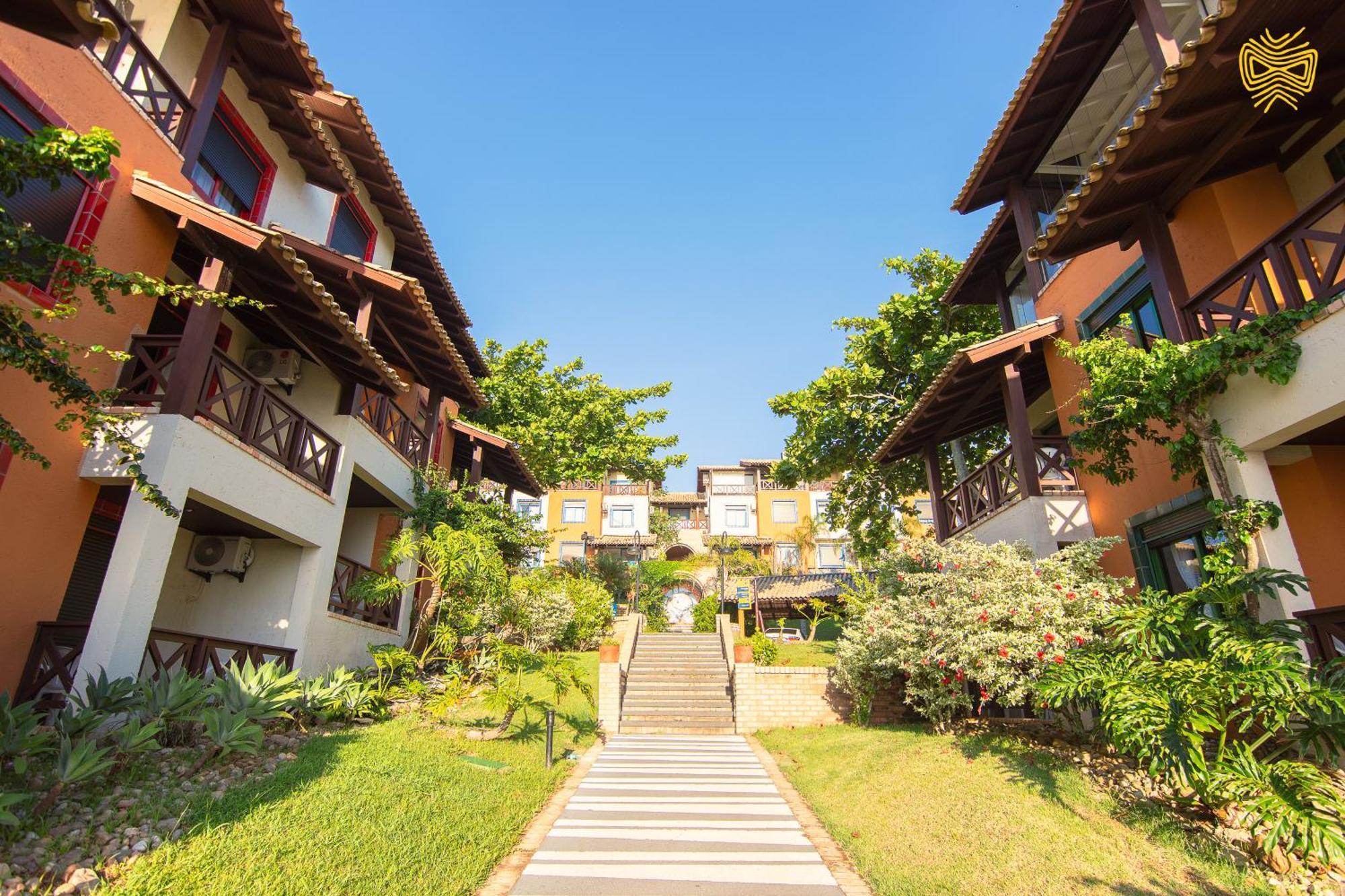 Costao Do Santinho Resort All Inclusive Флорианополис Экстерьер фото The resort's main walkway